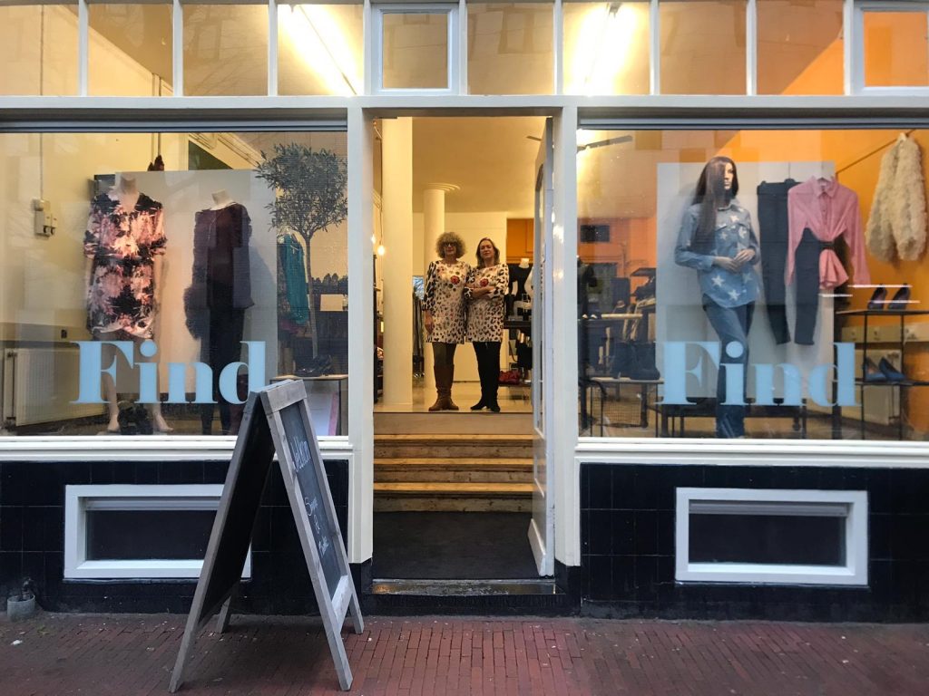 Parana rivier schoner Boekwinkel 💃🏻 Tweedehands Kleding Groningen | Find Damsterdiep